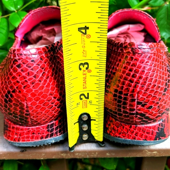 Snake Skin Inspired Leather Loafers - Picture 5 of 8